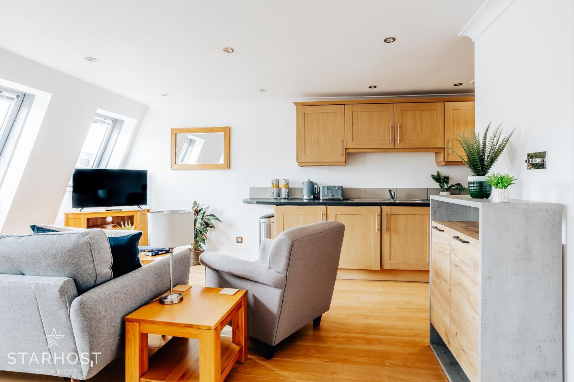 Central 3 Bed Apartment At Regents Court, Newbury Newbury  Exterior foto